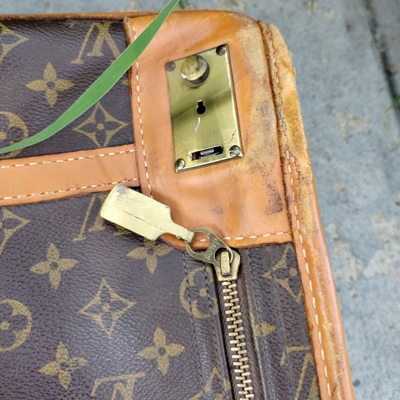 Louis Vuitton Saks Fifth Avenue Soft Sided Suitcase - Picture 17 of 17